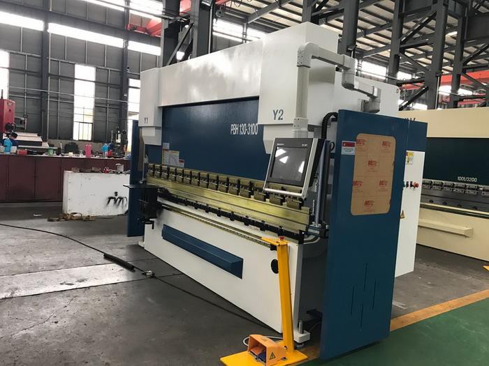 AHYW Yawei PBH 130T 5 axis cnc press brake made in china factory DA58T DSP Laser guarding