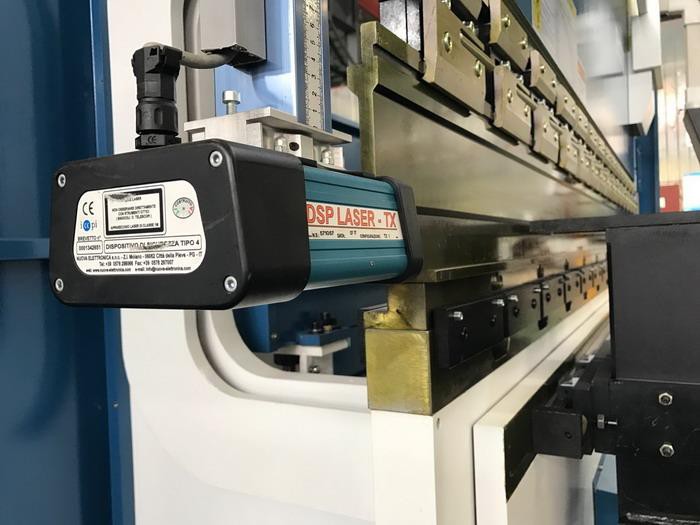 Italy made DSP Laser guarding for China Yawei PBH PBC 130T3M CNC PRESS BRAKES DELEM DA58T Graphical controller